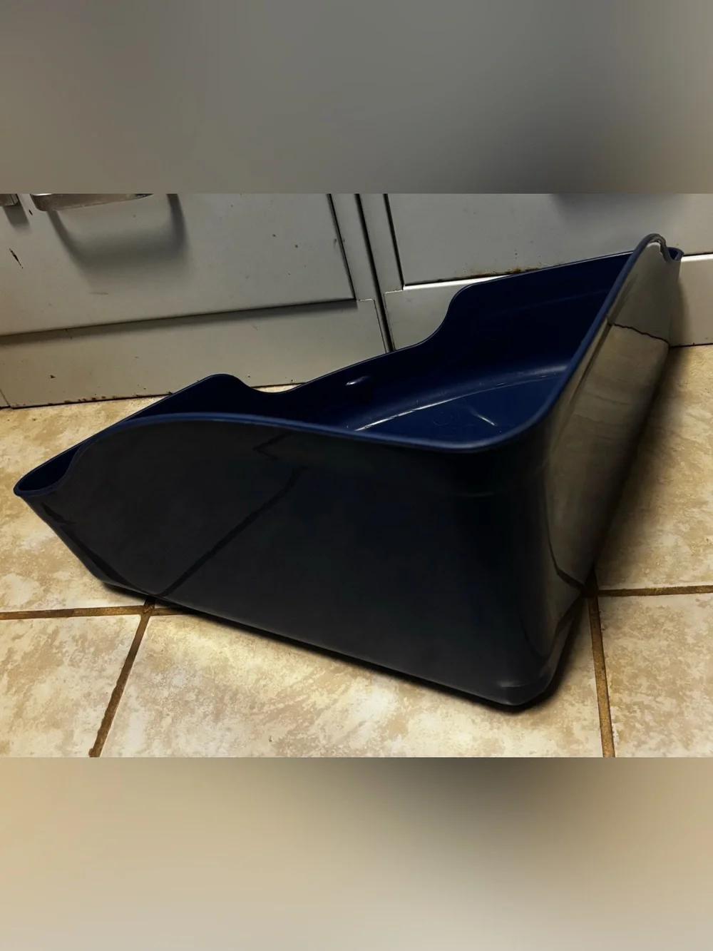 Super Pet Small Animal Dark Blue Large Hi-Corner Litter Pan